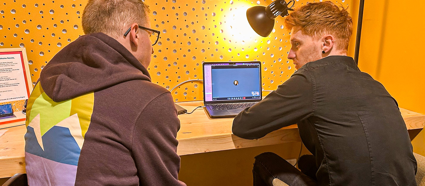 accompagnement-1 Deux membres de l’équipe Tizy collaborent sur un projet lors d’une visio